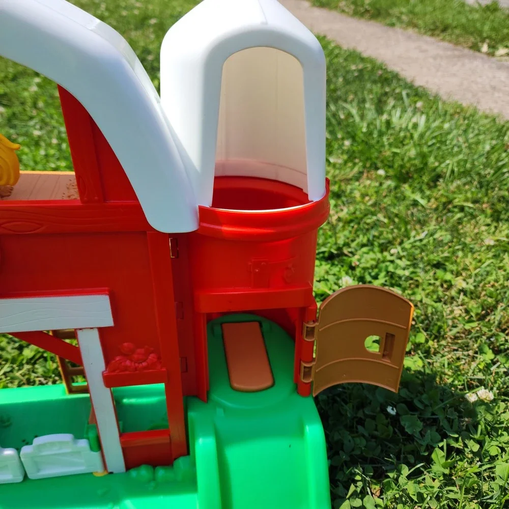 Fisher-Price Little People Animal Friends Farmhouse Barn Playset‎ 2013 Mattel